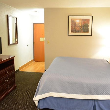 Days Inn By Wyndham Clive - West Des Moines Eksteriør bilde
