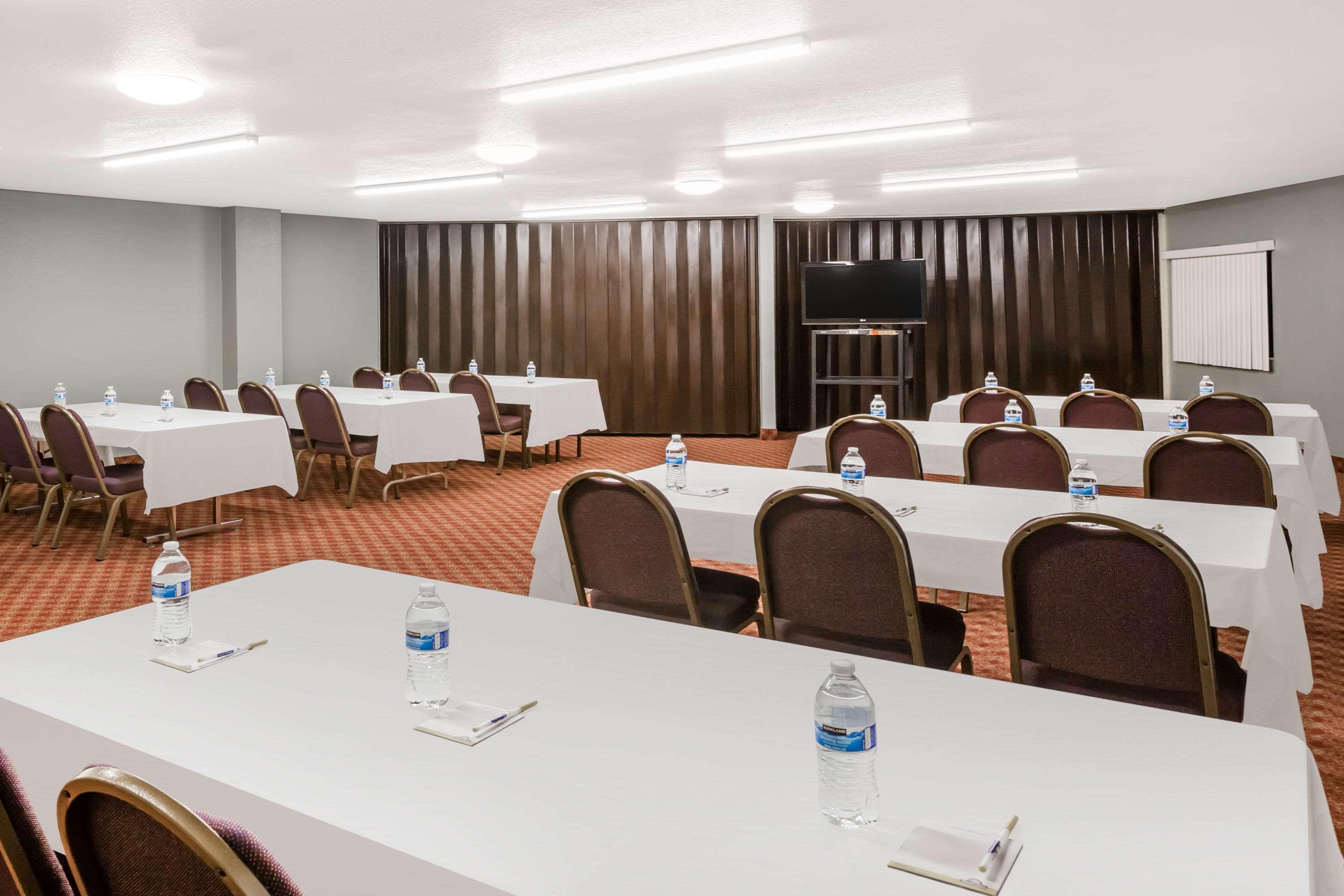 Days Inn By Wyndham Clive - West Des Moines Eksteriør bilde