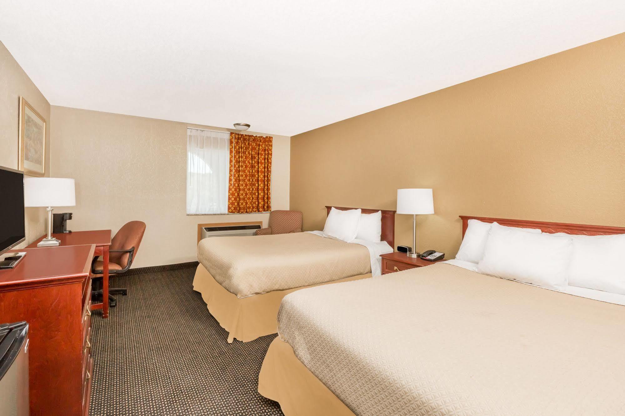 Days Inn By Wyndham Clive - West Des Moines Eksteriør bilde