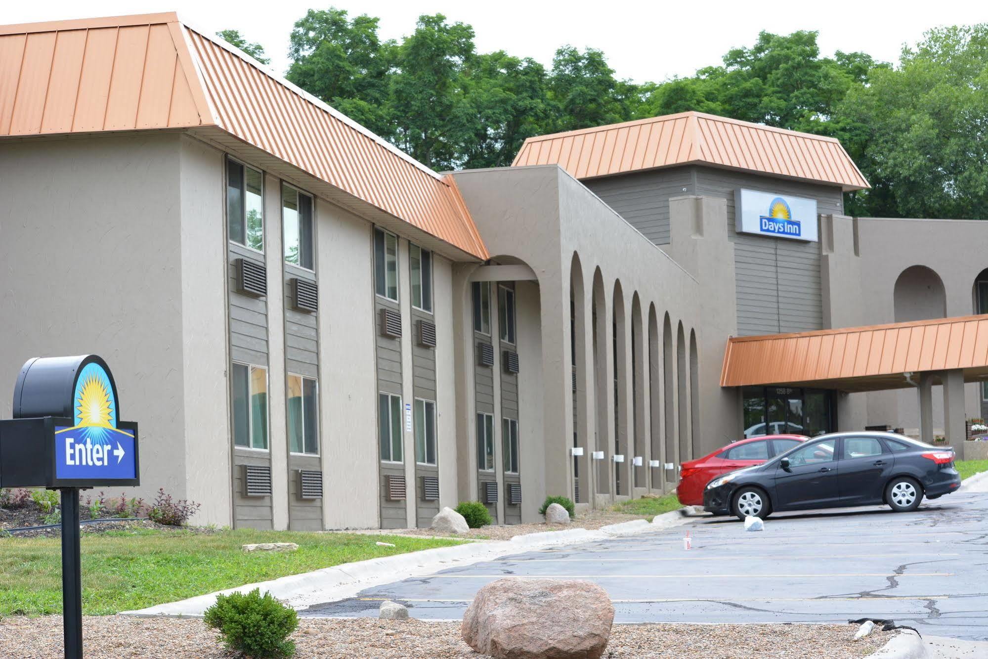 Days Inn By Wyndham Clive - West Des Moines Eksteriør bilde