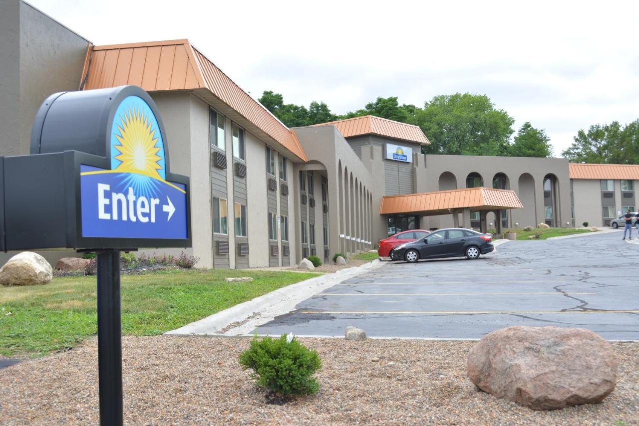 Days Inn By Wyndham Clive - West Des Moines Eksteriør bilde