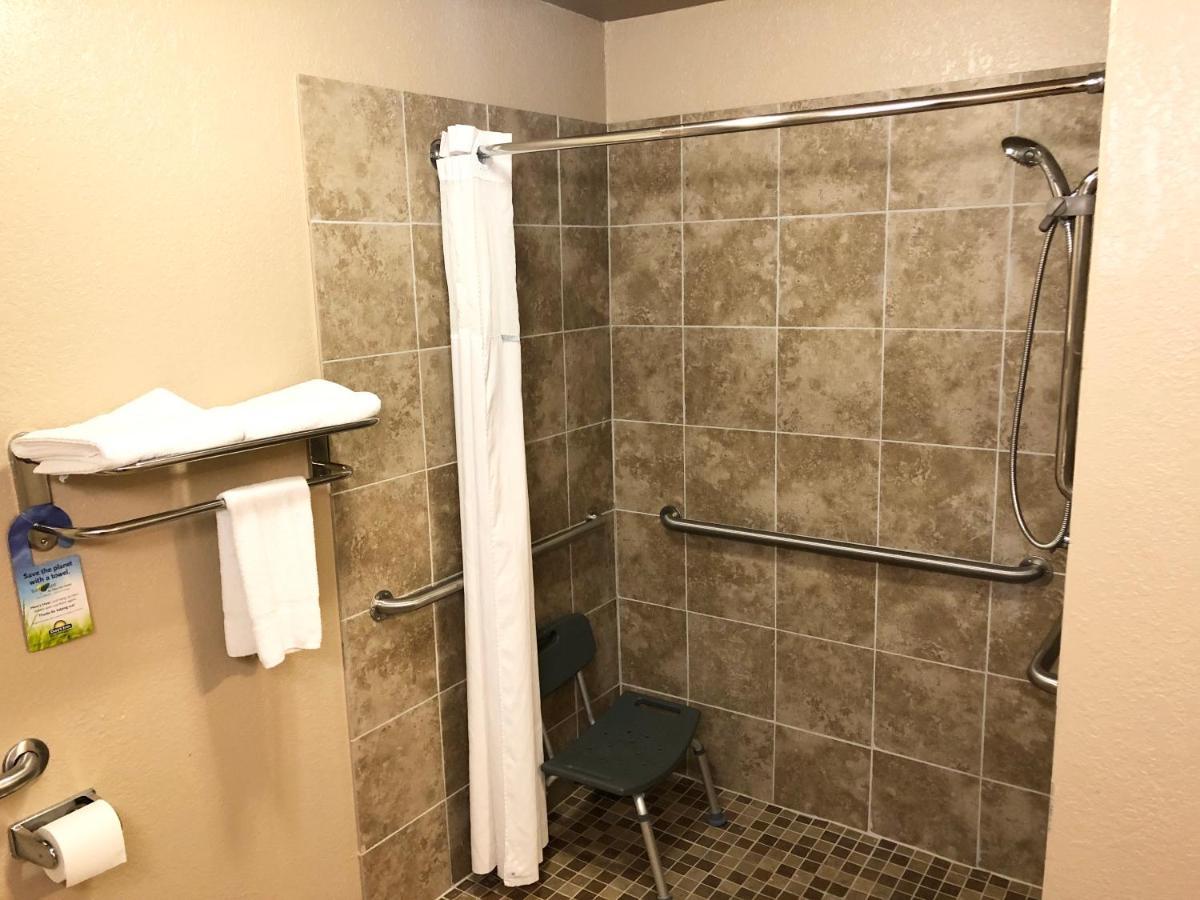 Days Inn By Wyndham Clive - West Des Moines Eksteriør bilde